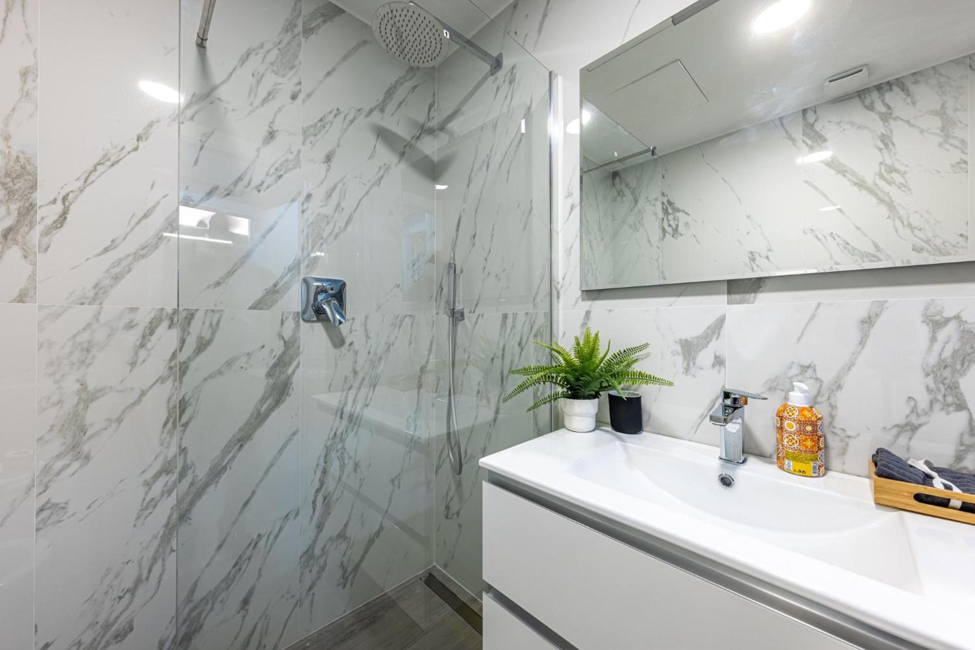 Lovely Apartment - 15Min Duomo, Milano Екстер'єр фото
