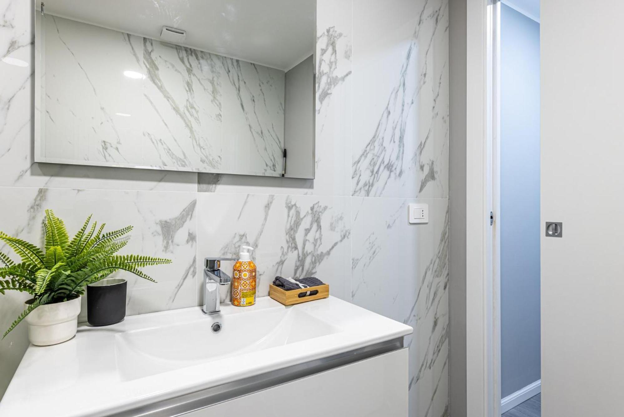 Lovely Apartment - 15Min Duomo, Milano Екстер'єр фото